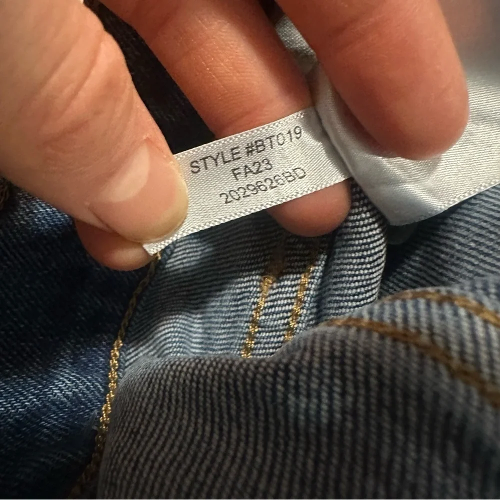 NWOT J crew Essential straight jean in all-day stretch